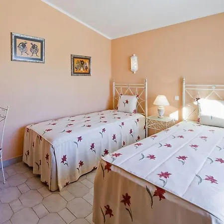 Konukevi Great 2 Bedroom Carvoeiro Heated Pool Ac Short Walk To Beach *