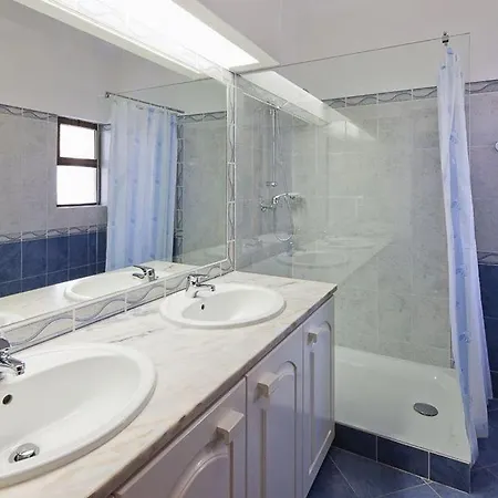 Great 2 Bedroom Carvoeiro Heated Pool Ac Short Walk To Beach *